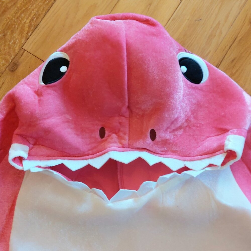 BNWOT Mommy Shark Costume - Singing!